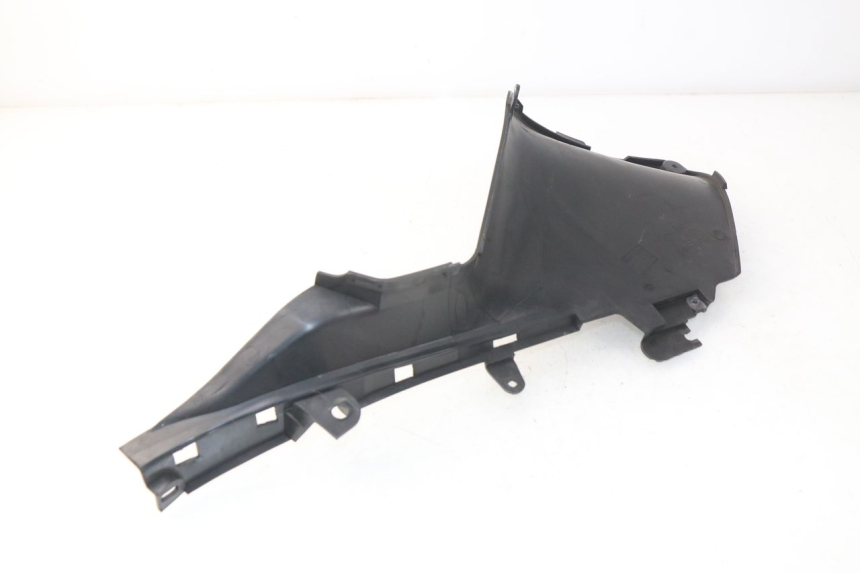 photo de JUNÇÃO DO DESCANSO DE PÉ ESQUERDO YAMAHA XP T-MAX TMAX ABS 500 (2004 - 2007) - Zoom do estado de desgaste