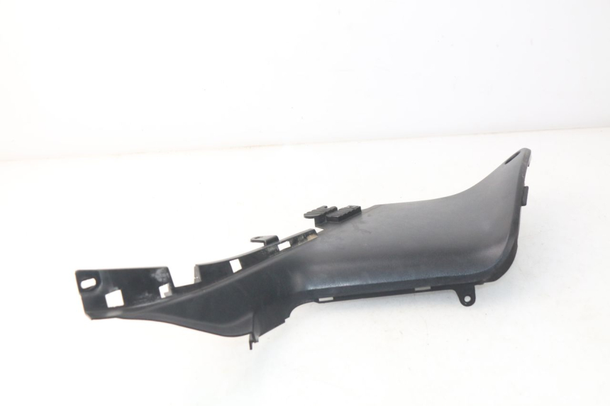 photo de JUNÇÃO DO DESCANSO DE PÉ ESQUERDO YAMAHA XP T-MAX TMAX ABS 500 (2004 - 2007) - Outro ângulo de visão