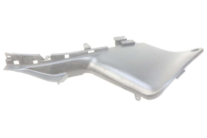photo de JUNÇÃO DO DESCANSO DE PÉ ESQUERDO YAMAHA XP T-MAX TMAX ABS 500 (2004 - 2007) - Detalhe da peça