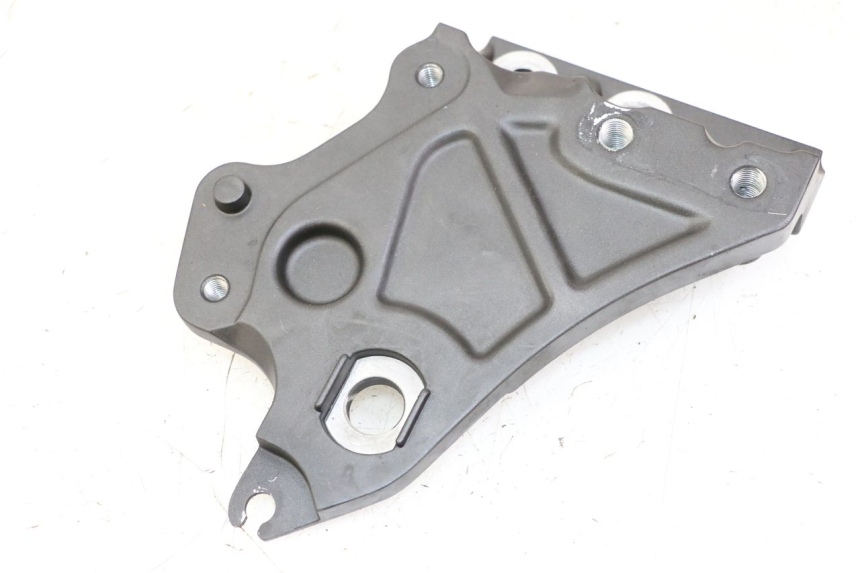 photo de JUNÇÃO DO DESCANSO DE PÉ ESQUERDO YAMAHA TRACER 7 700 (2020 - 2024) - Vista principal