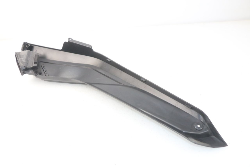 photo de JUNÇÃO DO DESCANSO DE PÉ ESQUERDO YAMAHA YP X-MAX XMAX 400 (2014 - 2017) - Detalhe da peça