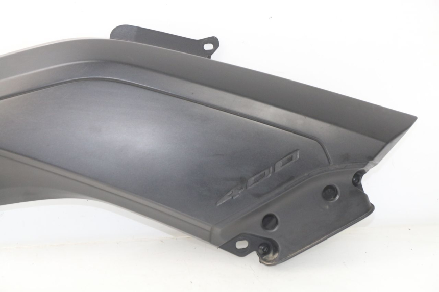 photo de JUNÇÃO DO DESCANSO DE PÉ ESQUERDO YAMAHA YP X-MAX XMAX 400 (2014 - 2017) - Peça verificada