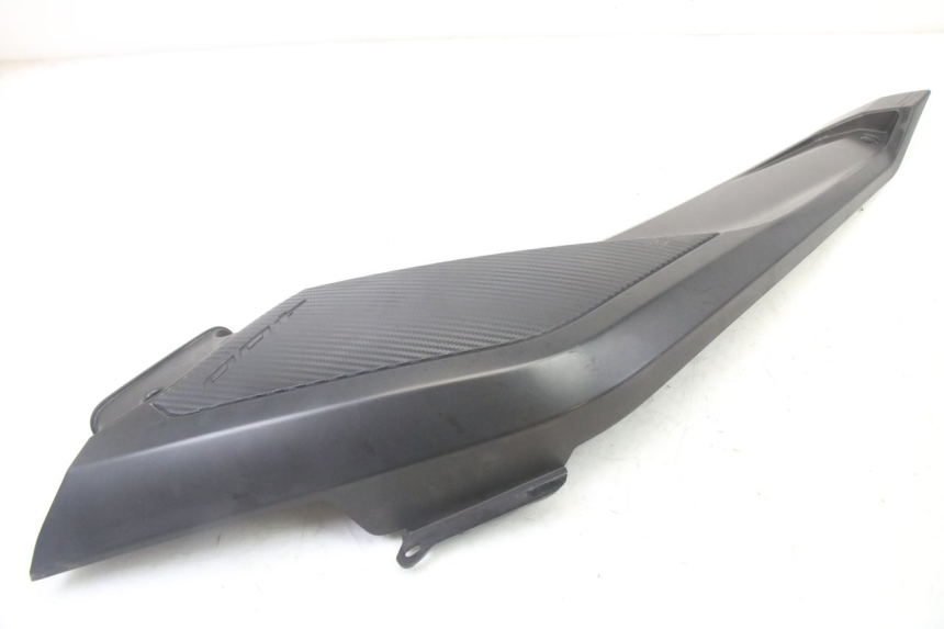photo de JUNÇÃO DO DESCANSO DE PÉ ESQUERDO YAMAHA YP X-MAX XMAX 400 (2014 - 2017) - Outro ângulo de visão