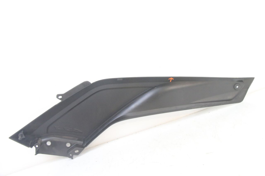 photo de JUNÇÃO DO DESCANSO DE PÉ ESQUERDO YAMAHA YP X-MAX XMAX 400 (2014 - 2017) - Ampliação técnica