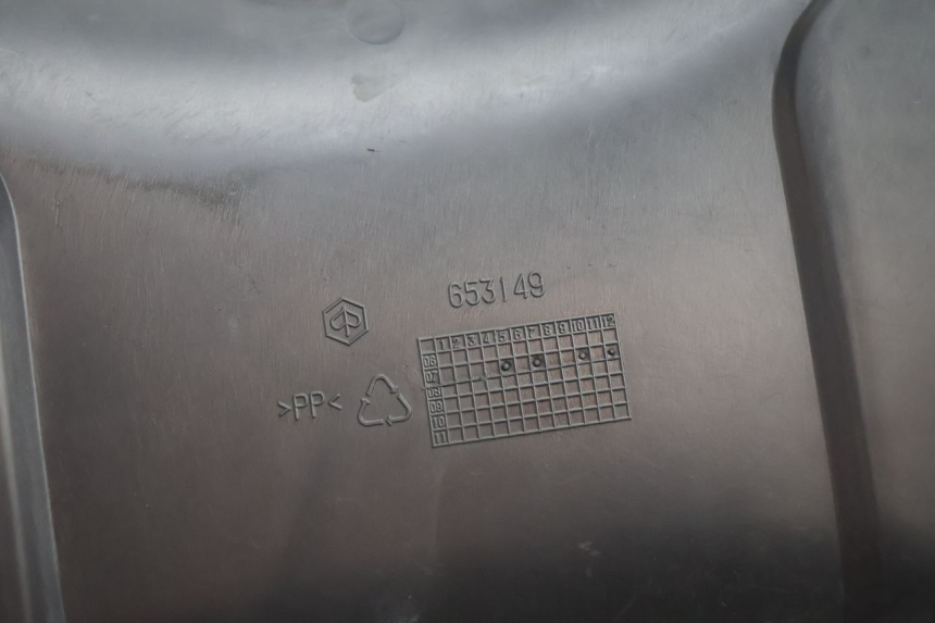 photo de JUNÇÃO DO DESCANSO DE PÉ GILERA GP 800 (2007 - 2013) - Ampliação técnica