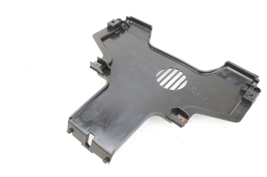 photo de JUNÇÃO DO DESCANSO DE PÉ PIAGGIO MP3 HPE 350 (2018 - 2020) - Zoom do estado de desgaste