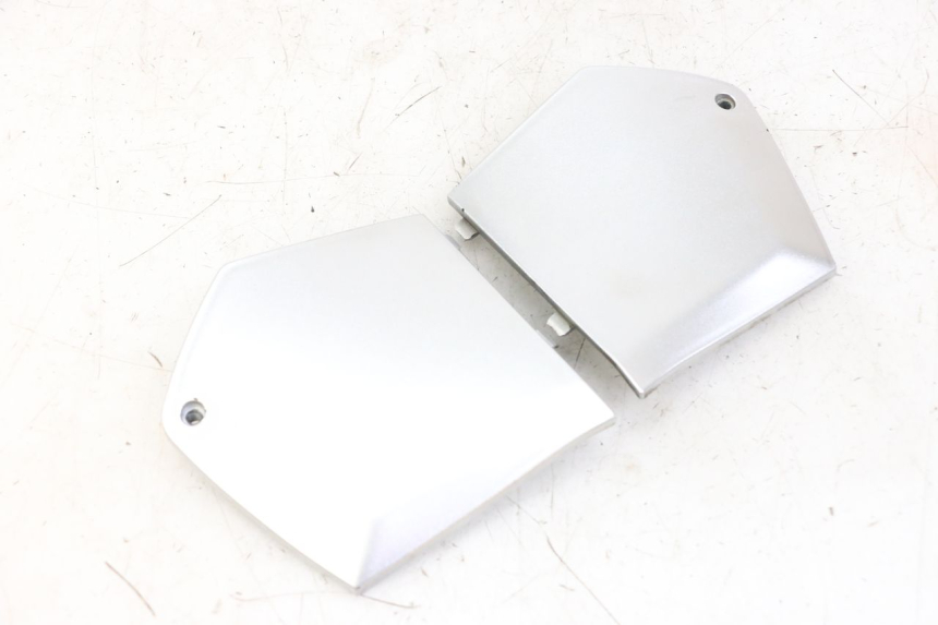 photo de JUNÇÃO DO APOIO PARA OS PÉS PIAGGIO MP3 LT 300 (2010 - 2016) - Pontos de fixação