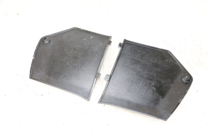 photo de JUNÇÃO DO DESCANSO DE PÉ PIAGGIO MP3 LT 300 (2010 - 2016) - Detalhe da peça