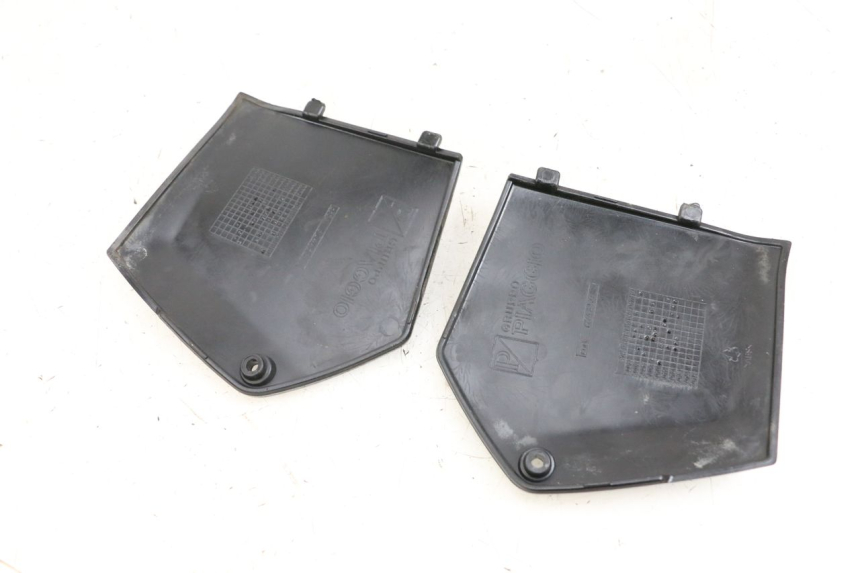 photo de JUNÇÃO DO DESCANSO DE PÉ PIAGGIO MP3 500 (2011 - 2015) - Detalhe da peça