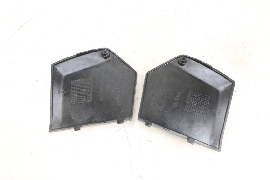photo de JUNÇÃO DO DESCANSO DE PÉ PIAGGIO MP3 RL 250 (2006 - 2010) - Ampliação técnica