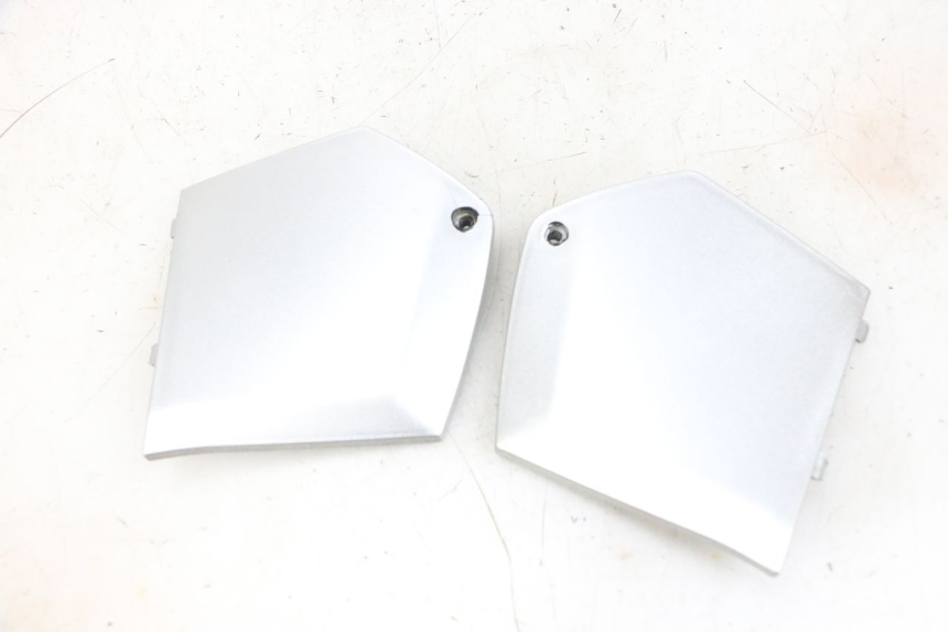 photo de JUNÇÃO DO DESCANSO DE PÉ PIAGGIO MP3 RL 250 (2006 - 2010) - Pontos de fixação
