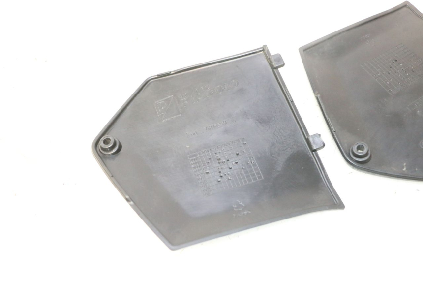 photo de JUNÇÃO DO DESCANSO DE PÉ PIAGGIO MP3 500 (2011 - 2015) - Pontos de fixação