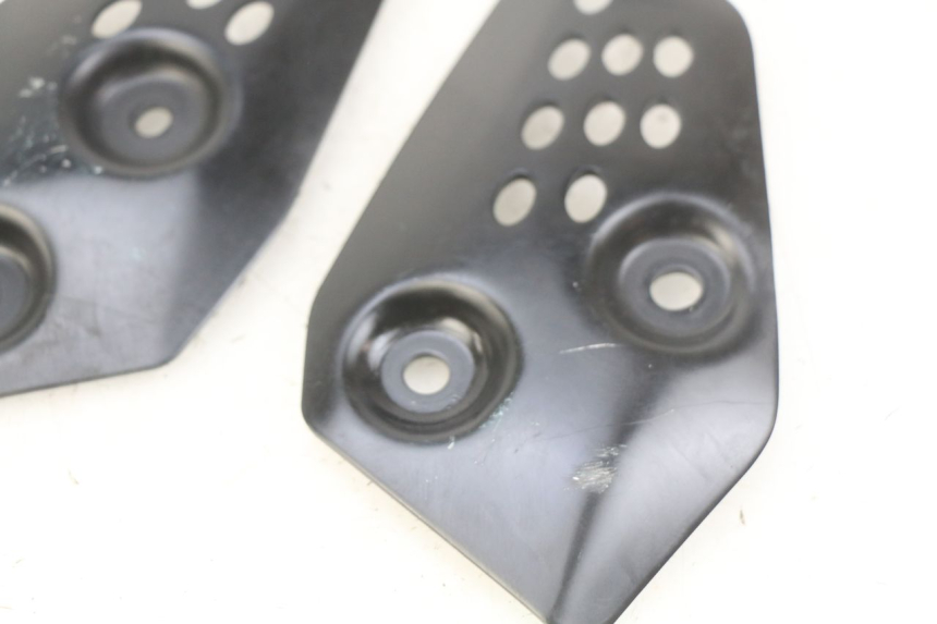 photo de JUNÇÃO DO DESCANSO DE PÉ YAMAHA MT-07 MT07 700 (2018 - 2020) - Outro ângulo de visão
