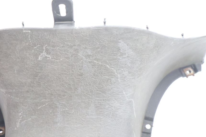 photo de JUNÇÃO DO DESCANSO DE PÉ APRILIA SCARABEO GT 125 (1999 - 2007) - Detalhe da peça