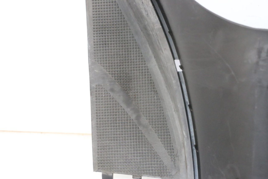 photo de JUNÇÃO DO APOIO PARA OS PÉS YAMAHA YP MAJESTY 125 (2007 - 2010) - Estrutura - ampliação