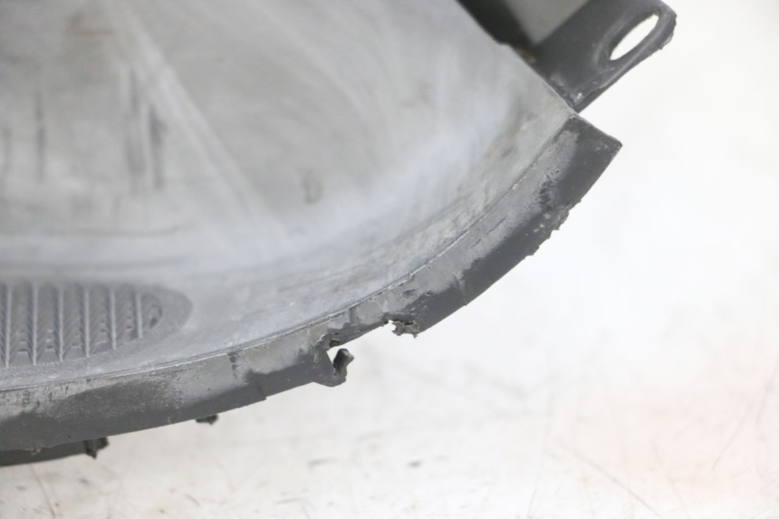 photo de JUNÇÃO DO APOIO PARA OS PÉS YAMAHA YP MAJESTY 125 (2007 - 2010) - Marcações e referências
