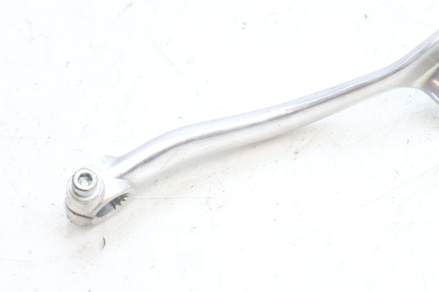 photo de PEDALINHA PIAGGIO VESPA S 2T 50 (2007 - 2014) - Detalhe da peça