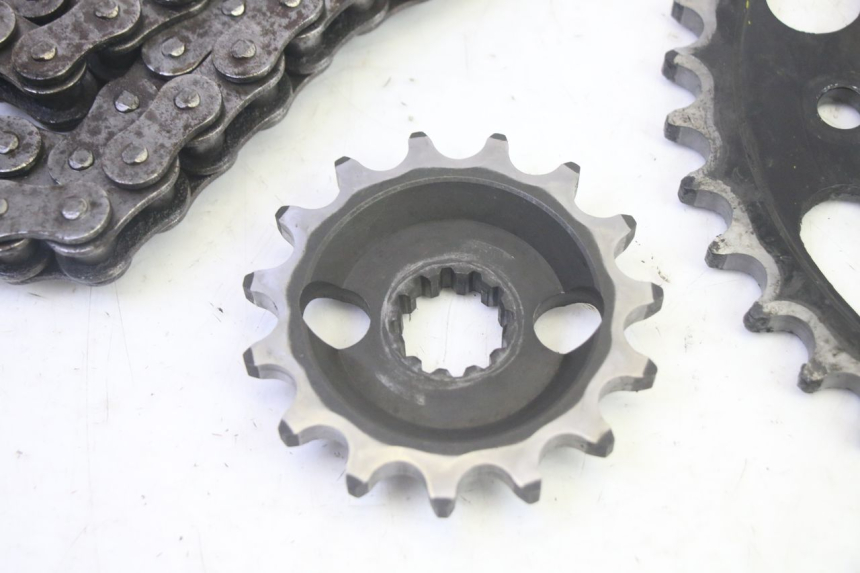 photo de KIT DE CORRENTE KAWASAKI GPZ RX 1000 (1986 - 1988) - Outro ângulo de visão