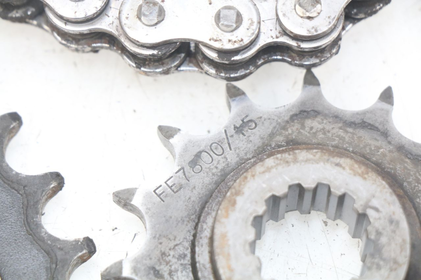 photo de KIT DE CORRENTE KAWASAKI Z S 750 (2003 - 2006) - Outro ângulo de visão