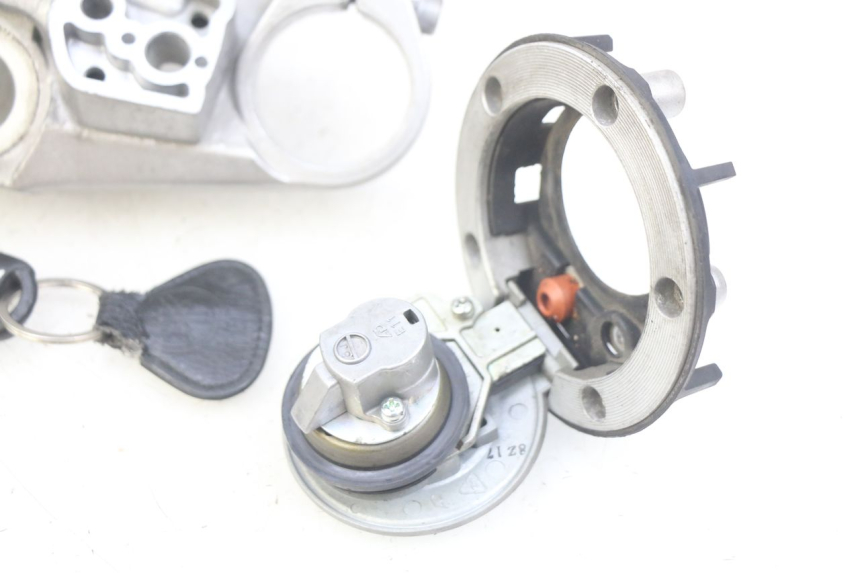 photo de KIT FECHADURA CHAVE CDI NEIMAN YAMAHA FJR ABS 1300 (2006 - 2012) - Inspeção visual