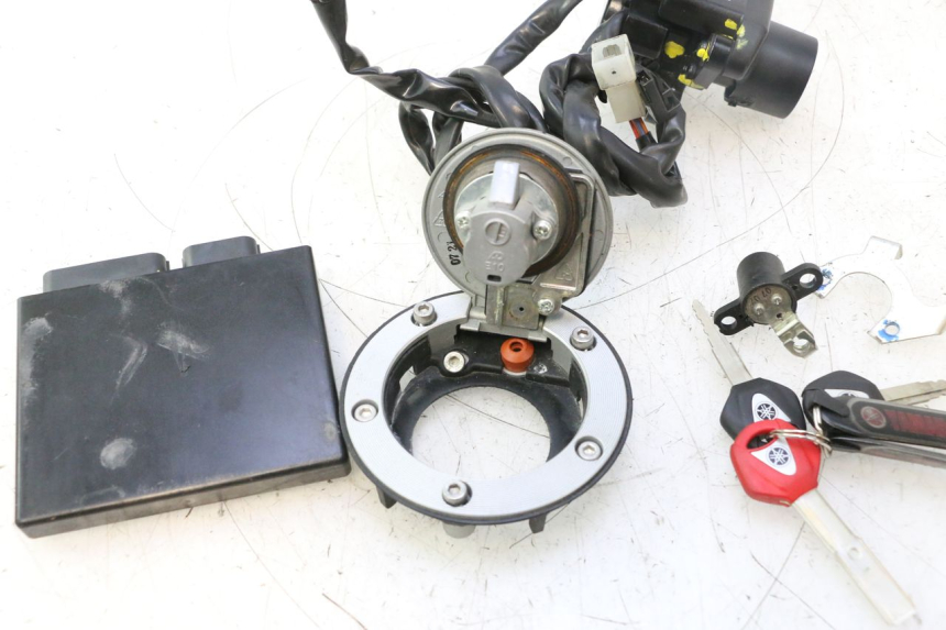 photo de KIT FECHADURA CHAVE CDI NEIMAN YAMAHA FZ8 800 (2010 - 2016) - Ampliação dos componentes