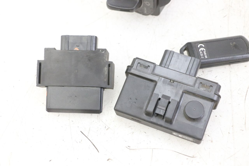 photo de KIT FECHADURA CHAVE CDI NEIMAN HONDA SH i 300 (2015 - 2020) - Vista de perto