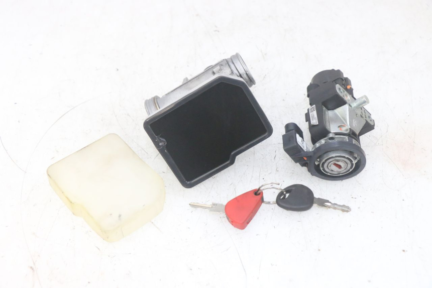 photo de KIT FECHADURA CHAVE CDI NEIMAN PIAGGIO MP3 HPE 300 (2019 - 2026) - Detalhe da peça