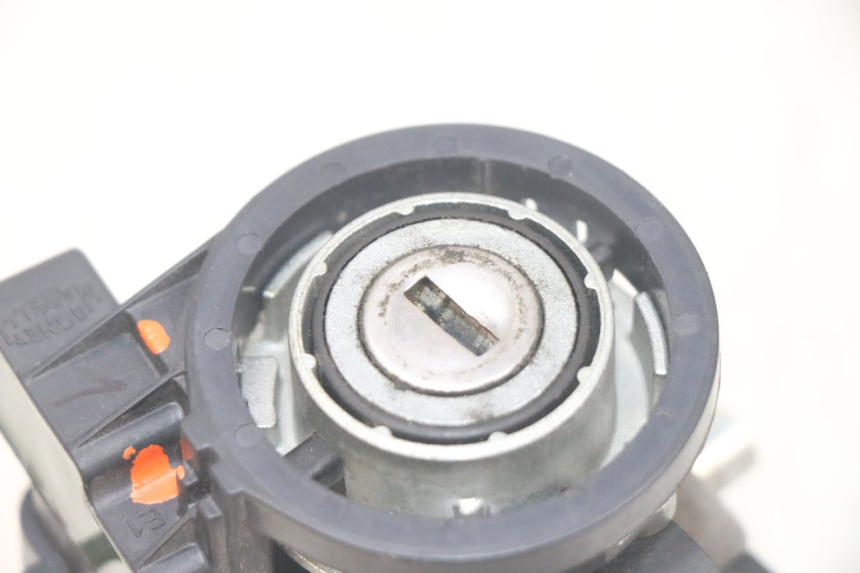 photo de KIT FECHADURA CHAVE CDI NEIMAN PIAGGIO MP3 HPE 300 (2019 - 2026) - Vista de perto