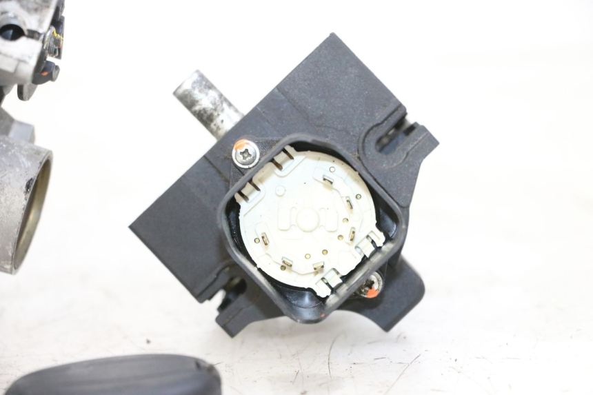 photo de KIT FECHADURA CHAVE CDI NEIMAN PIAGGIO MP3 500 (2014 - 2017) - Ampliação dos componentes
