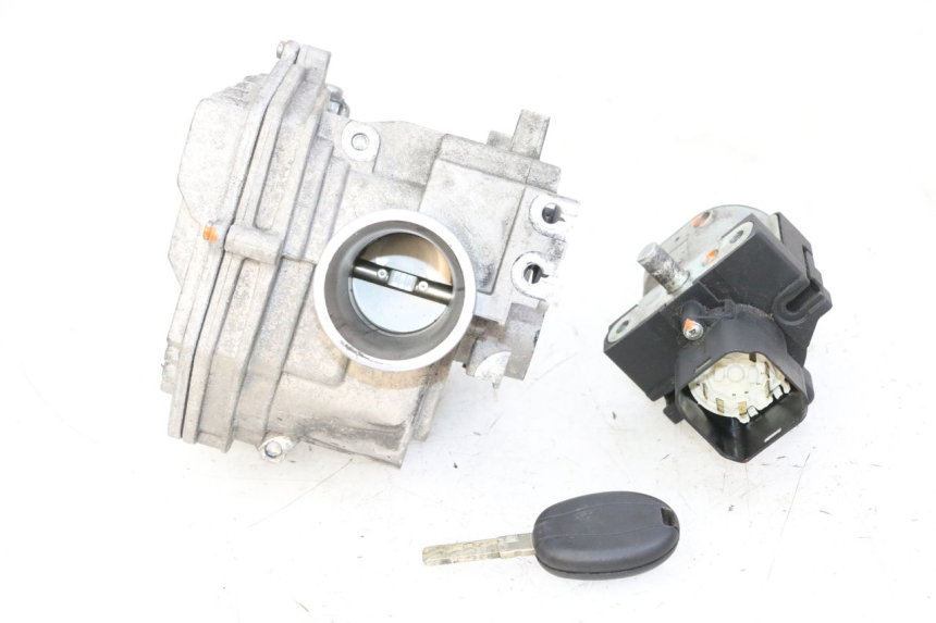 photo de KIT FECHADURA CHAVE CDI NEIMAN PIAGGIO MP3 500 (2014 - 2017) - Vista de perto