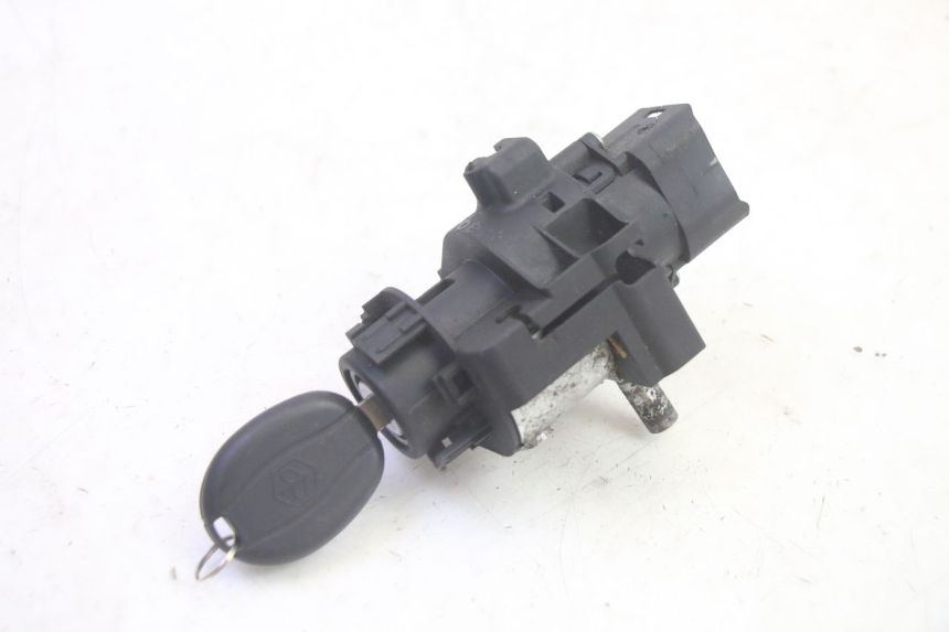 photo de KIT FECHADURA CHAVE CDI NEIMAN PIAGGIO MP3 500 (2016 - 2018) - Pontos de fixação