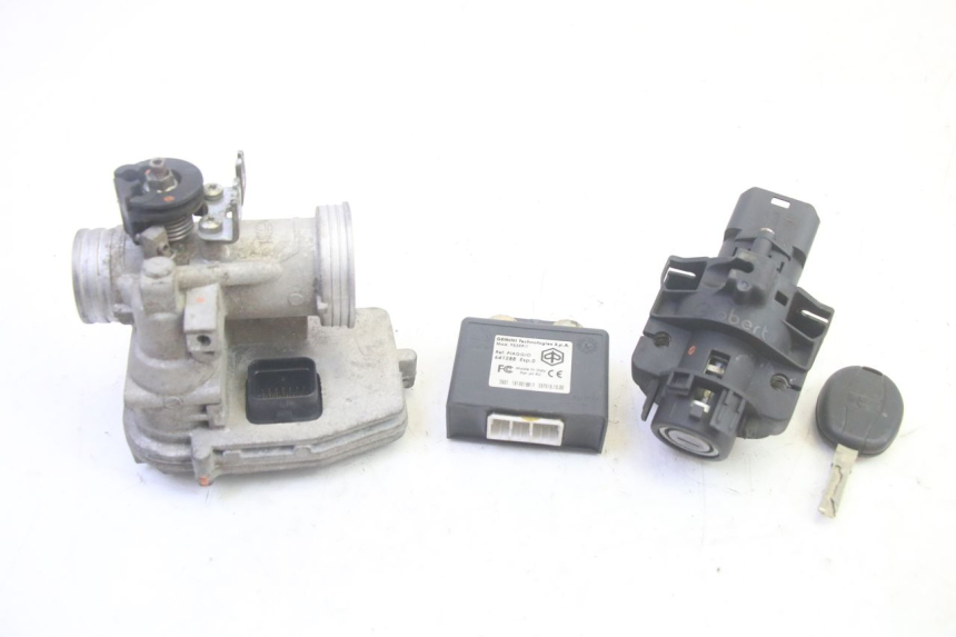 photo de KIT FECHADURA CHAVE CDI NEIMAN PIAGGIO MP3 RL 250 (2006 - 2010) - Vista principal