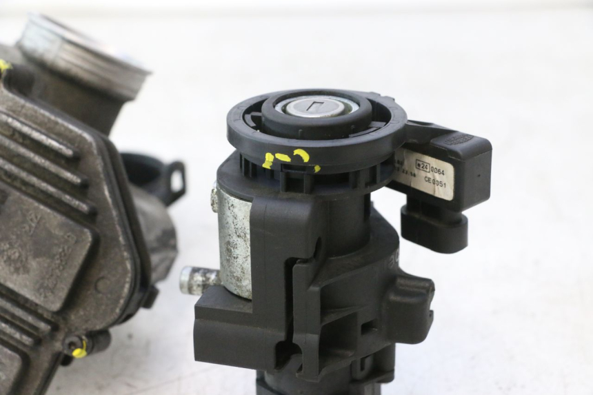 photo de KIT FECHADURA CHAVE CDI NEIMAN PIAGGIO MP3 500 (2016 - 2018) - Estado da superfície