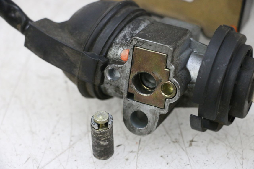 photo de KIT FECHADURA CHAVE CDI NEIMAN PEUGEOT SATELIS 125 (2013 - 2018) - Ampliação dos componentes