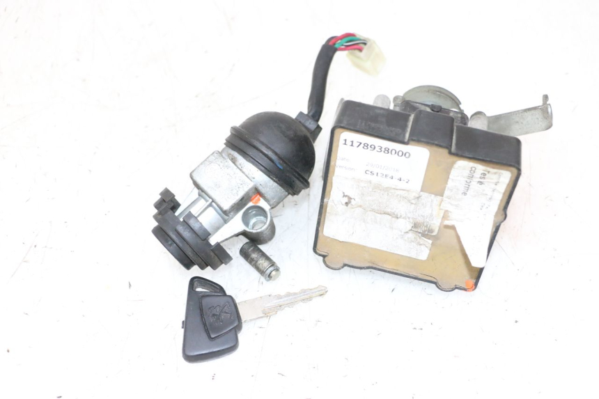 photo de KIT FECHADURA CHAVE CDI NEIMAN PEUGEOT SATELIS 125 (2013 - 2018) - Zoom do estado de desgaste