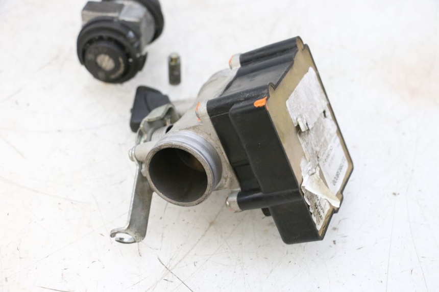 photo de KIT FECHADURA CHAVE CDI NEIMAN PEUGEOT SATELIS 125 (2013 - 2018) - Pontos de fixação