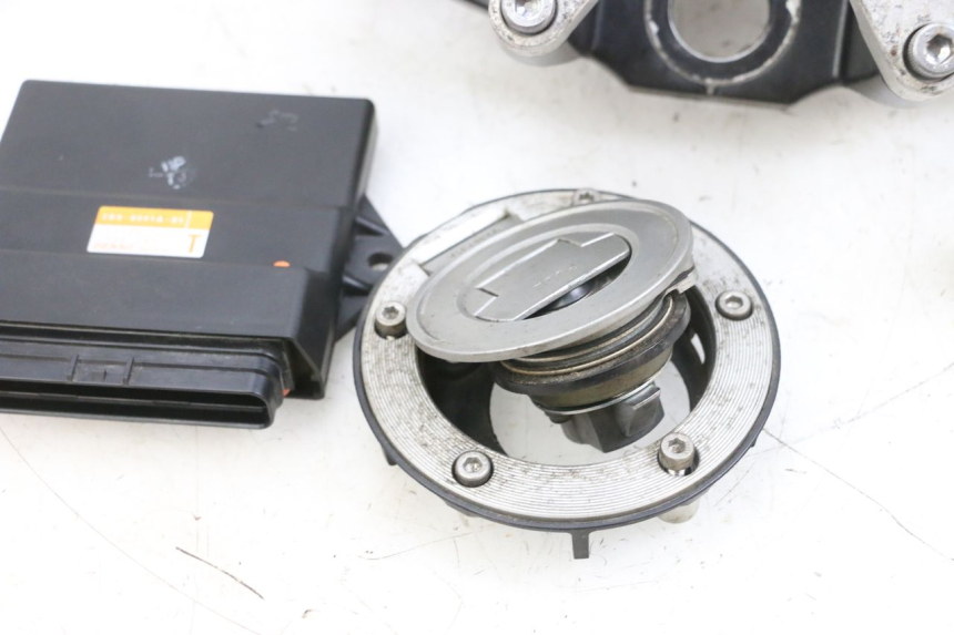 photo de KIT FECHADURA CHAVE CDI NEIMAN YAMAHA TDM ABS 900 (2002 - 2014) - Ampliação dos componentes
