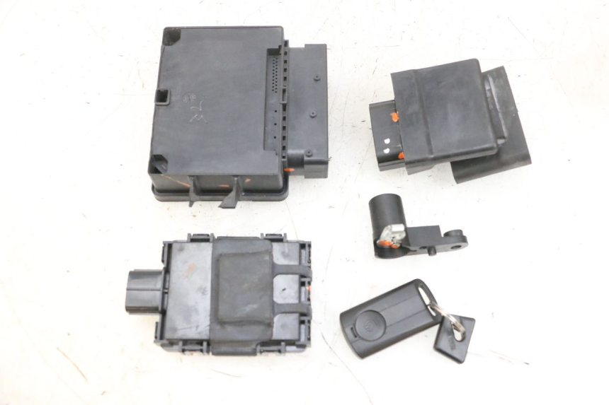 photo de KIT FECHADURA CHAVE CDI NEIMAN YAMAHA TRICITY 300 (2020 - 2024) - Vista do produto
