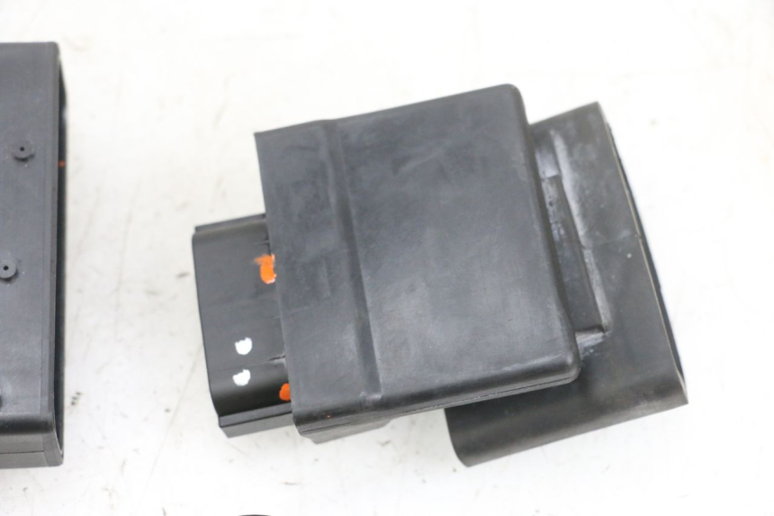photo de KIT FECHADURA CHAVE CDI NEIMAN YAMAHA TRICITY 300 (2020 - 2024) - Estado da superfície