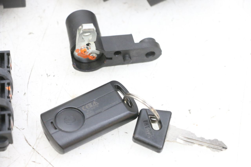 photo de KIT FECHADURA CHAVE CDI NEIMAN YAMAHA TRICITY 300 (2020 - 2024) - Peça verificada