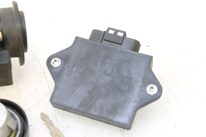 photo de KIT FECHADURA CHAVE CDI NEIMAN YAMAHA X-MAX XMAX 125 (2010 - 2013) - Detalhes característicos