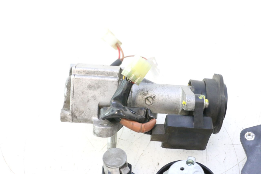 photo de KIT FECHADURA CHAVE CDI NEIMAN YAMAHA X-MAX XMAX 125 (2010 - 2013) - Ampliação dos componentes
