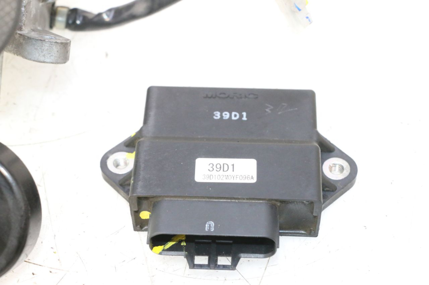 photo de KIT FECHADURA CHAVE CDI NEIMAN YAMAHA X-MAX XMAX 125 (2010 - 2013) - Outro ângulo de visão