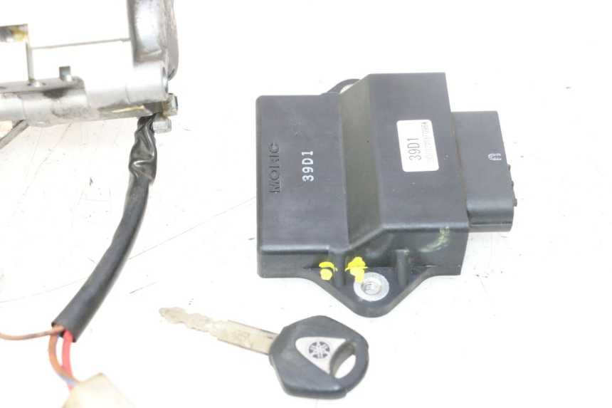 photo de KIT FECHADURA CHAVE CDI NEIMAN YAMAHA X-MAX XMAX 125 (2010 - 2013) - Pontos de fixação