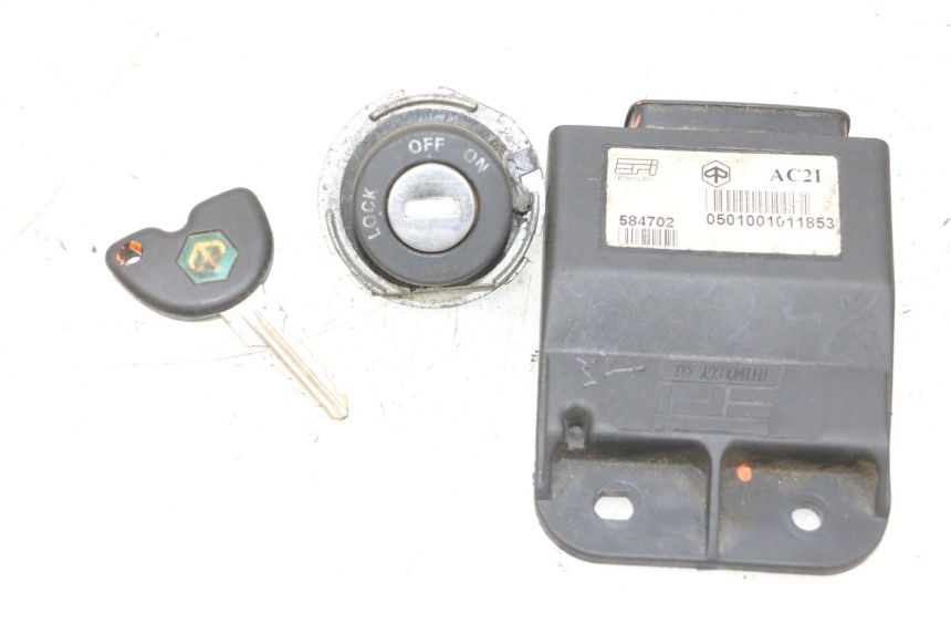 photo de KIT FECHADURA CHAVE CDI NEIMAN PIAGGIO X8 125 (2004 - 2007) - Vista principal