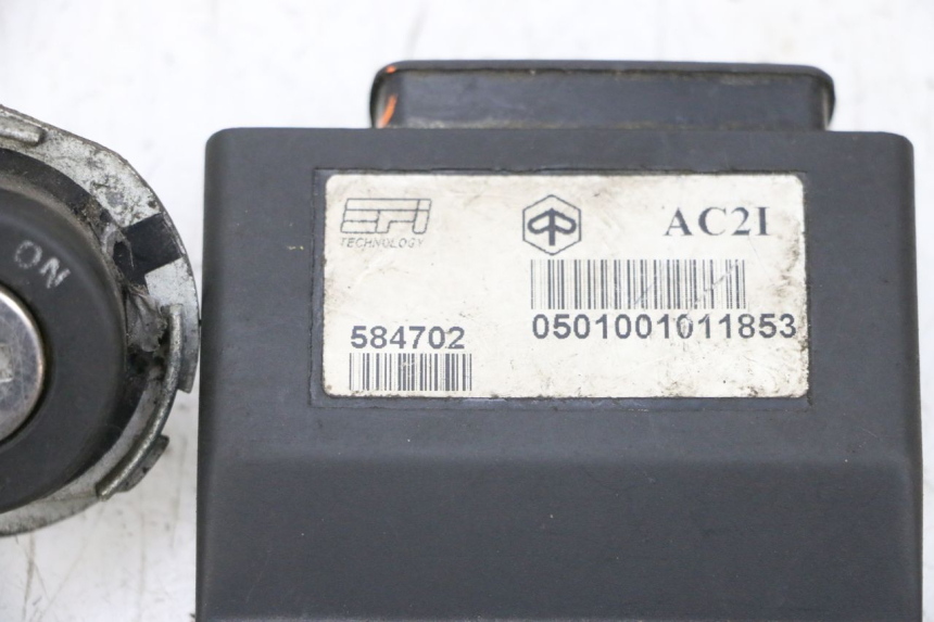 photo de KIT FECHADURA CHAVE CDI NEIMAN PIAGGIO X8 125 (2004 - 2007) - Pontos de fixação