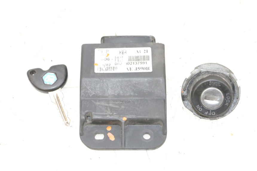 photo de KIT FECHADURA CHAVE CDI NEIMAN PIAGGIO X8 125 (2004 - 2007) - Vista principal