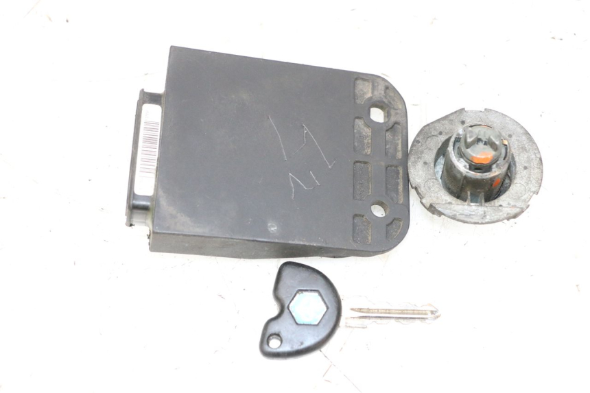 photo de KIT FECHADURA CHAVE CDI NEIMAN PIAGGIO X8 125 (2004 - 2007) - Detalhe da peça