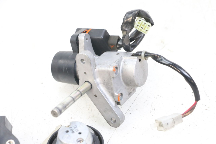 photo de KIT FECHADURA CHAVE CDI NEIMAN YAMAHA XMAX X-MAX 125 (2006 - 2009) - Ampliação técnica