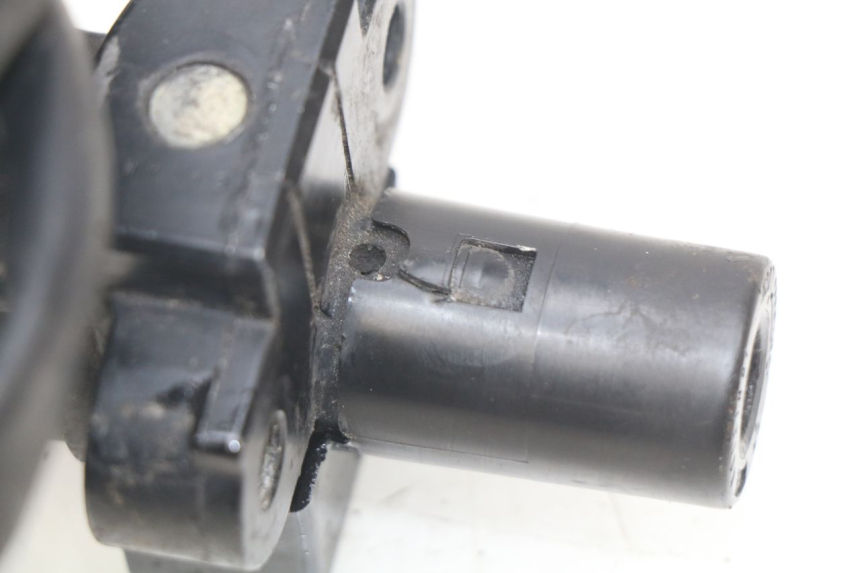 photo de KIT FECHADURA CHAVE NEIMAN HONDA CBR RR FIREBLADE 900 (1992 - 1994) - Detalhe da peça